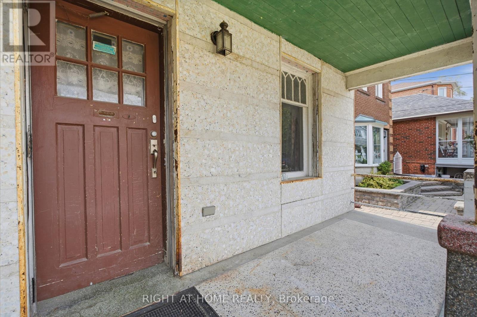 502 SALEM AVENUE N - 5