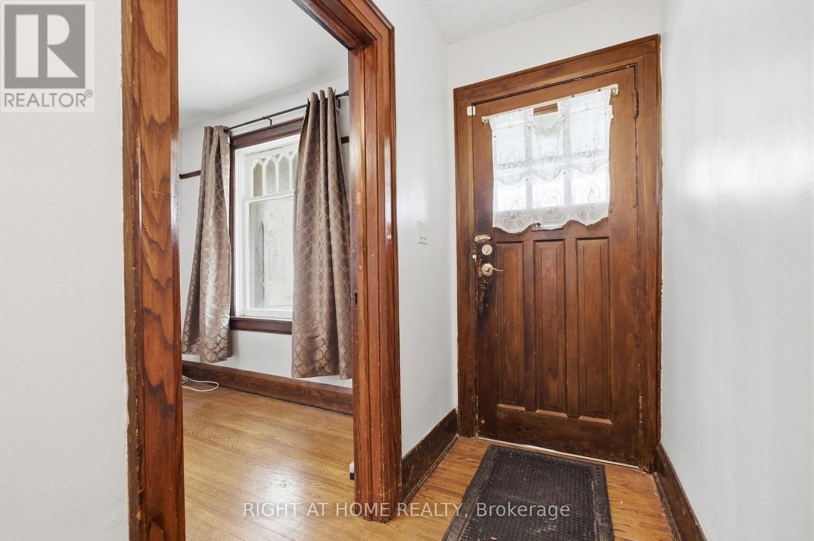 502 SALEM AVENUE N - 6