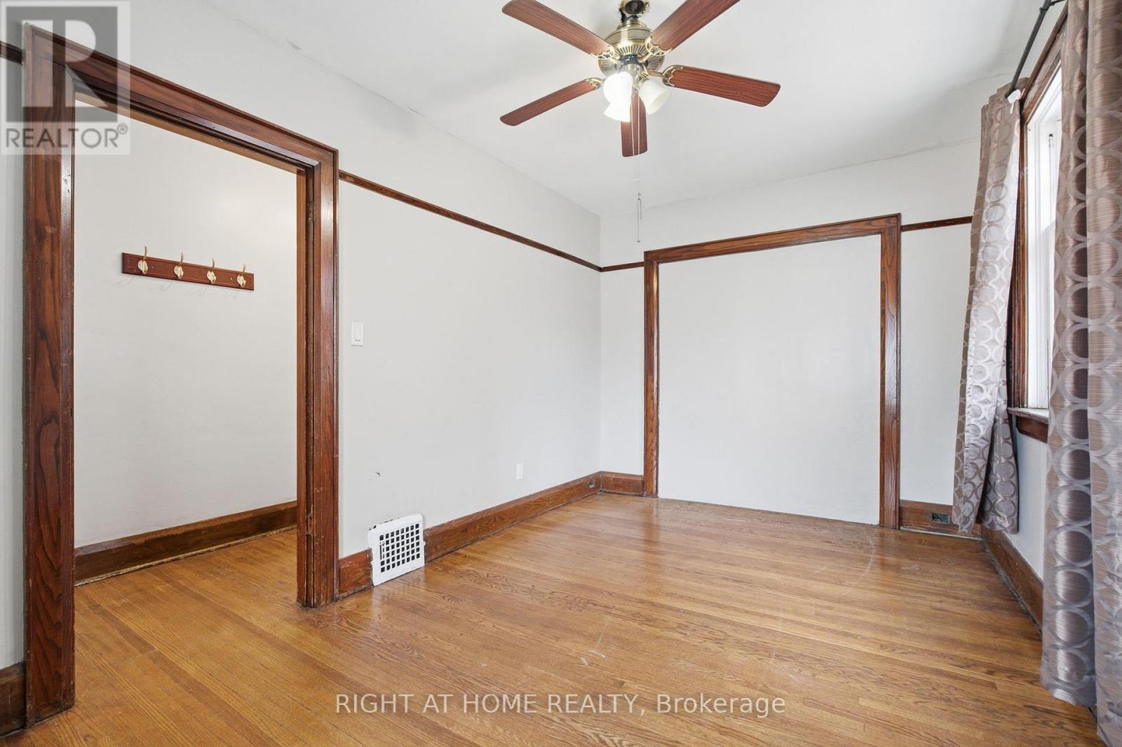 502 SALEM AVENUE N - 8