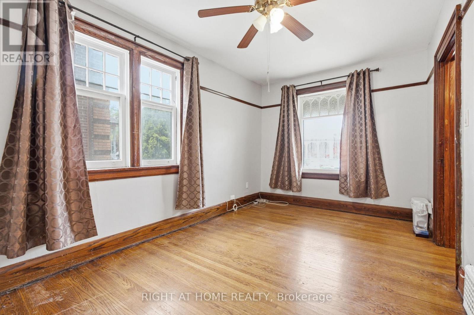502 SALEM AVENUE N - 9