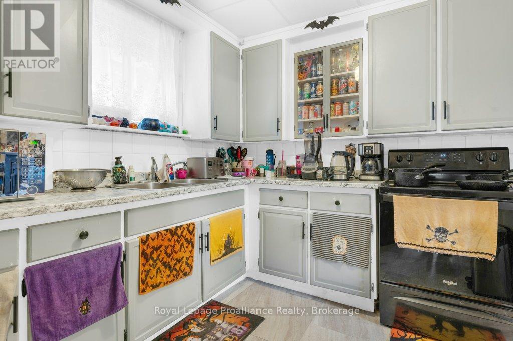 267 FOSTER AVENUE - 7