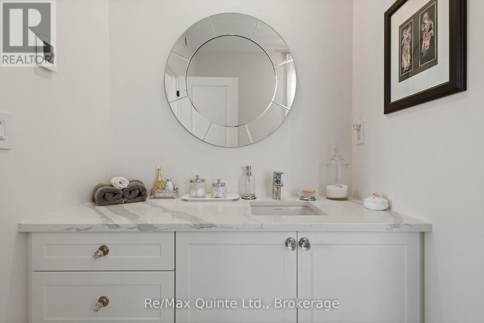 9 STONECAP COURT - 36