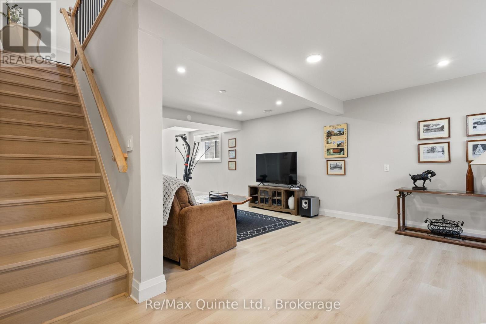 9 STONECAP COURT - 37
