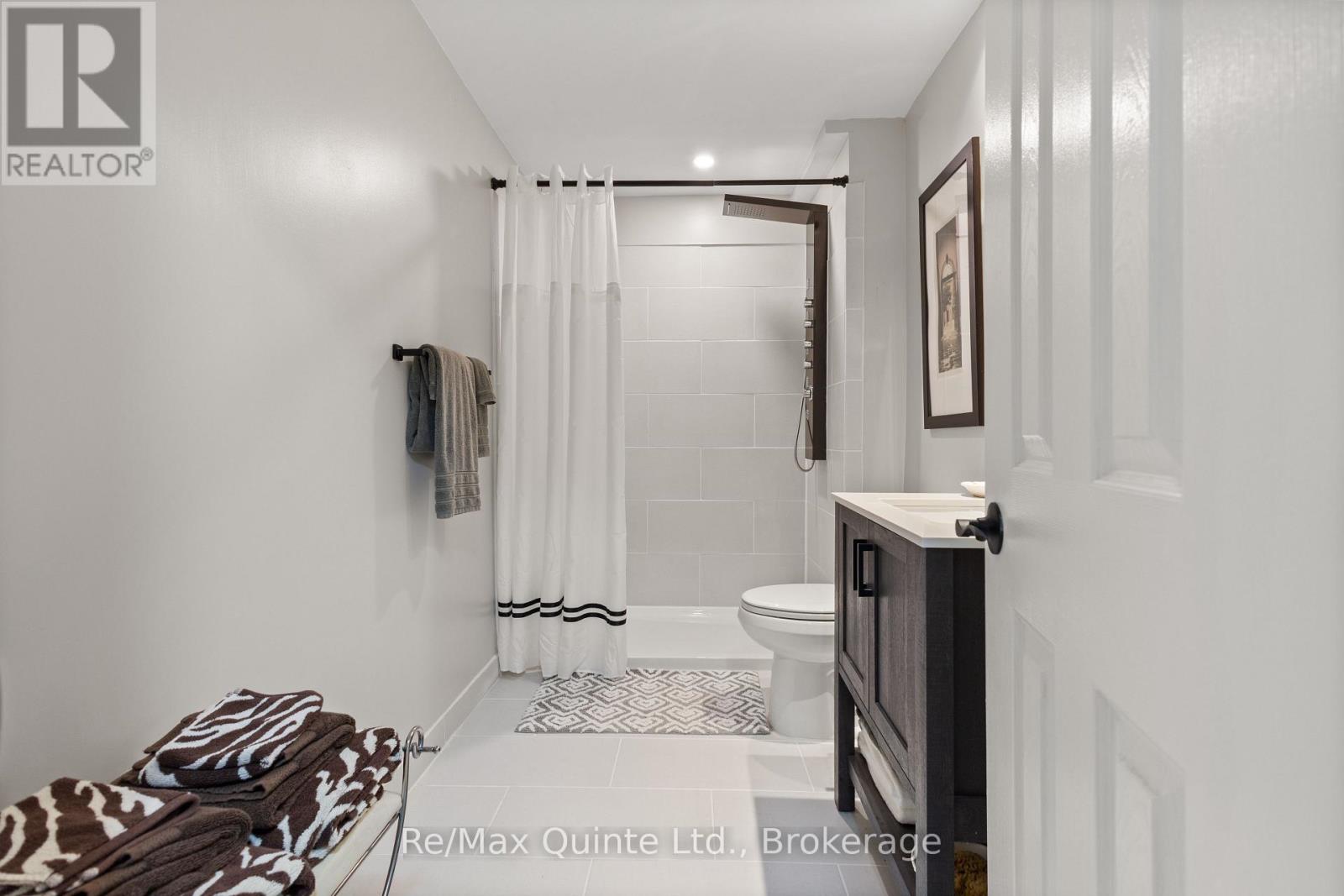 9 STONECAP COURT - 41
