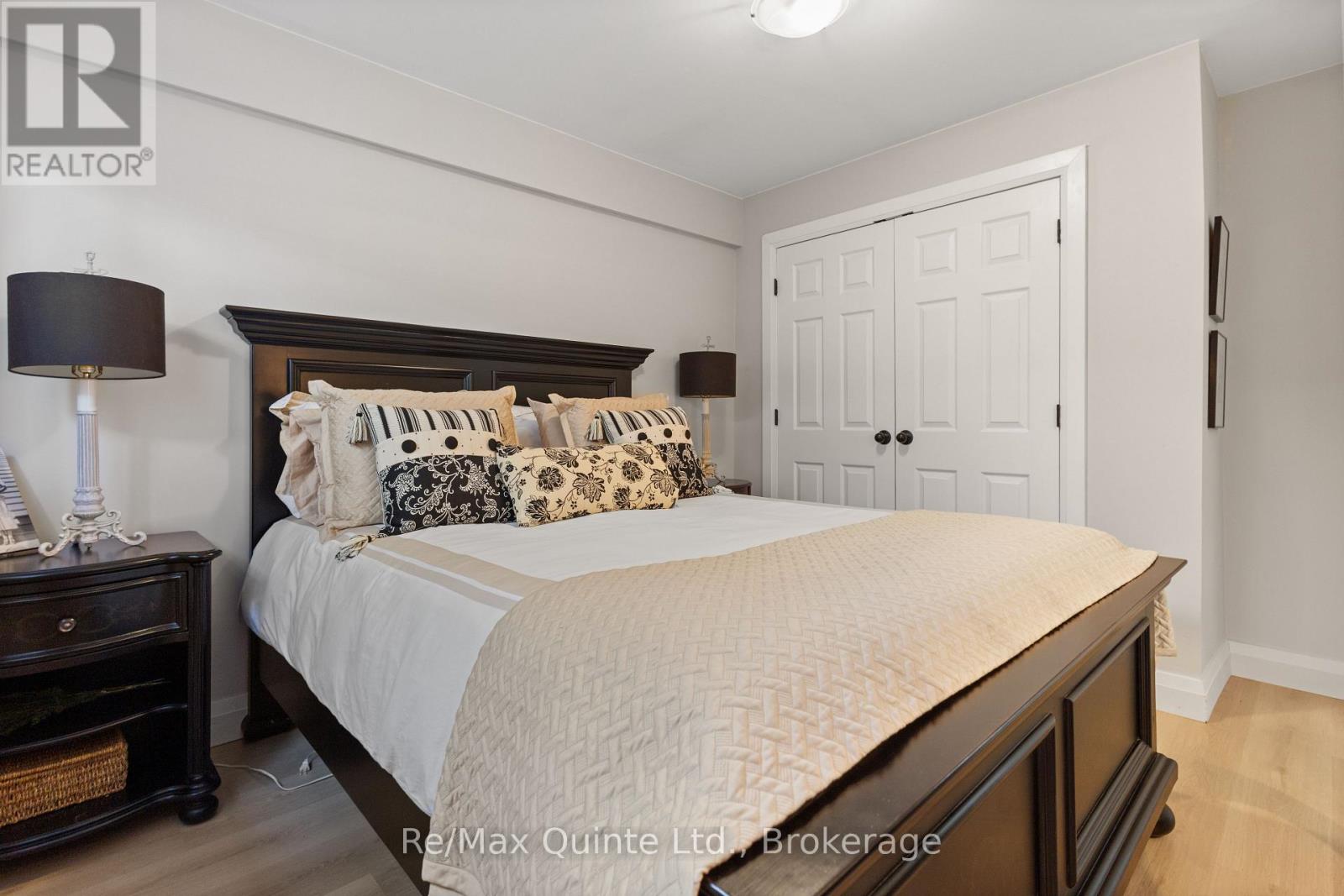 9 STONECAP COURT - 43