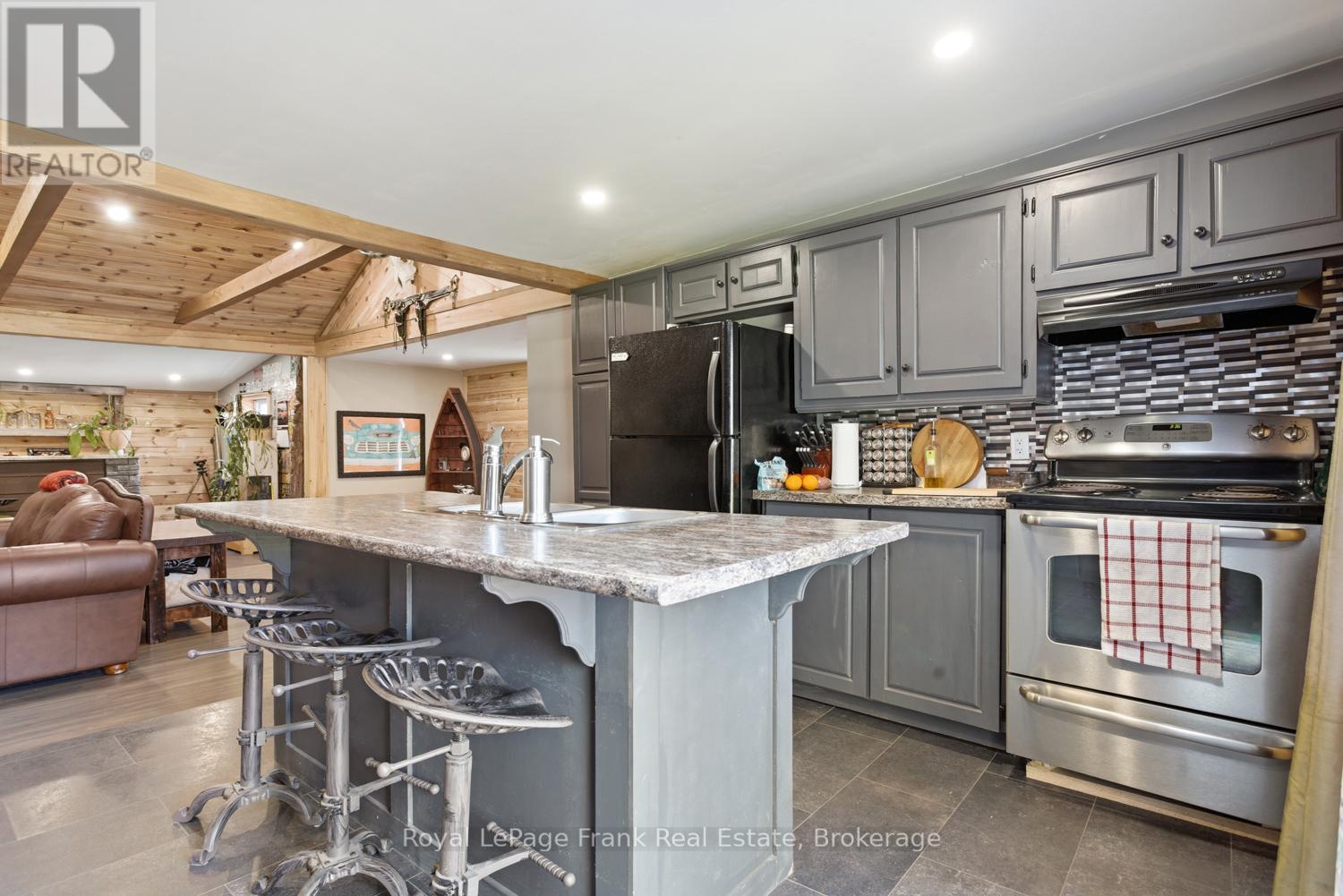 340 QUIN-MO-LAC ROAD - 11