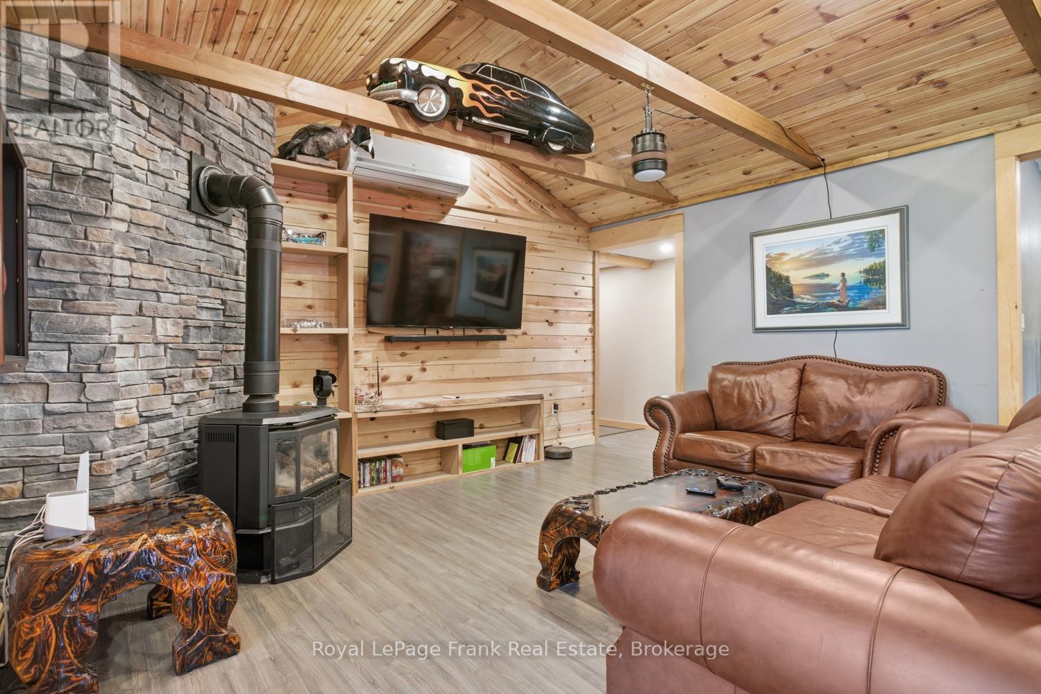 340 QUIN-MO-LAC ROAD - 7