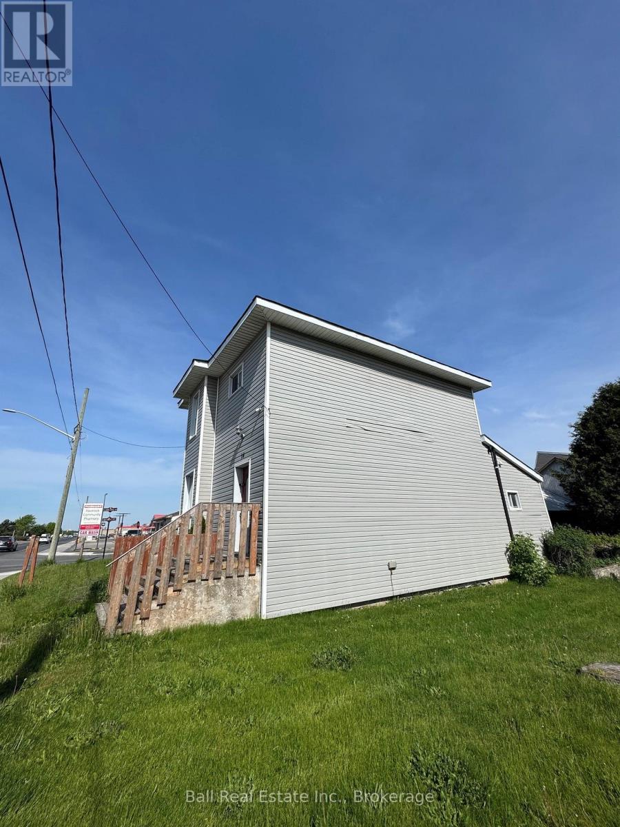14 OTTAWA STREET W - 5
