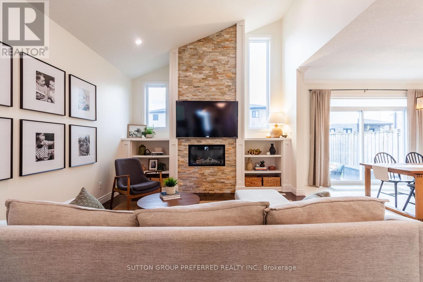 6685 NAVIN CRESCENT - 15