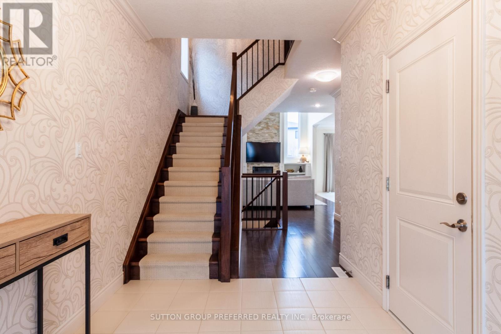 6685 NAVIN CRESCENT - 7