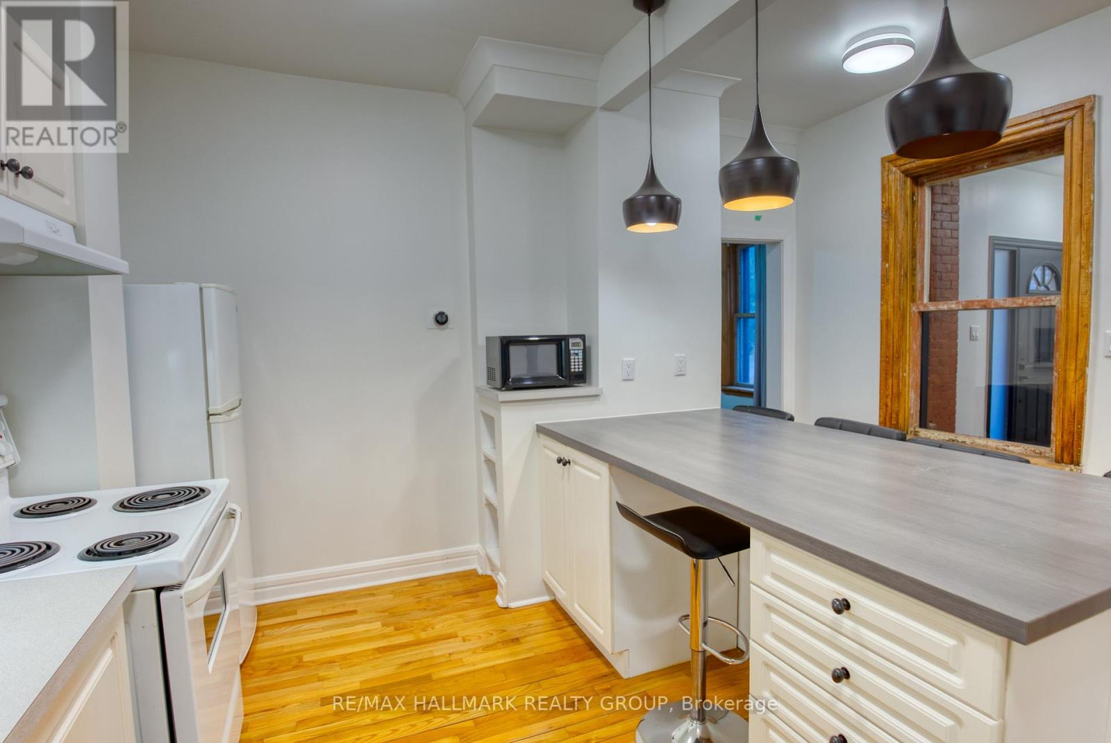 2 Bed, 2 Bath House for Rent in Ottawa – 1 – 1-272 ROYAL AVENUE, Ottawa – MLS# X13478186 - Image 8