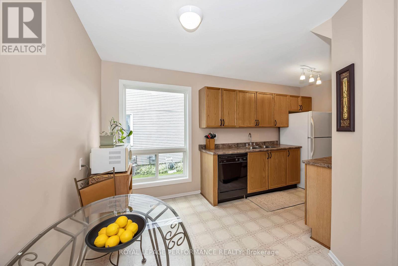 3 Bed, 3 Bath House for Sale in Ottawa – 26 ARMADALE CRESCENT, Ottawa – MLS# X13478302 - Image 13