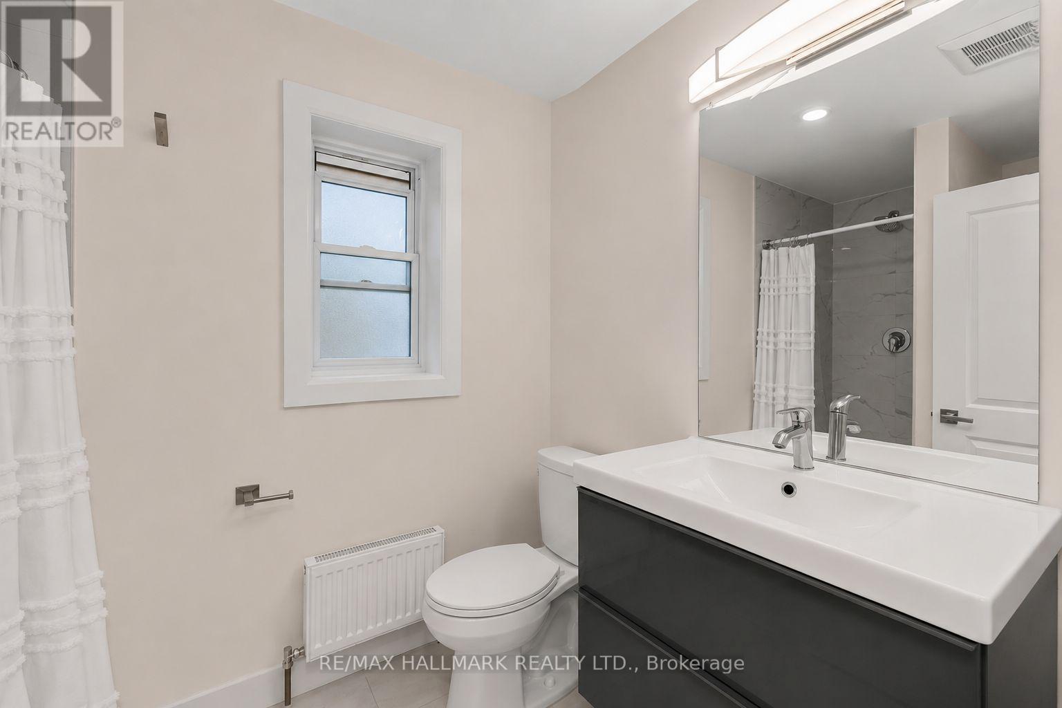 8 DAVIES CRESCENT - 15