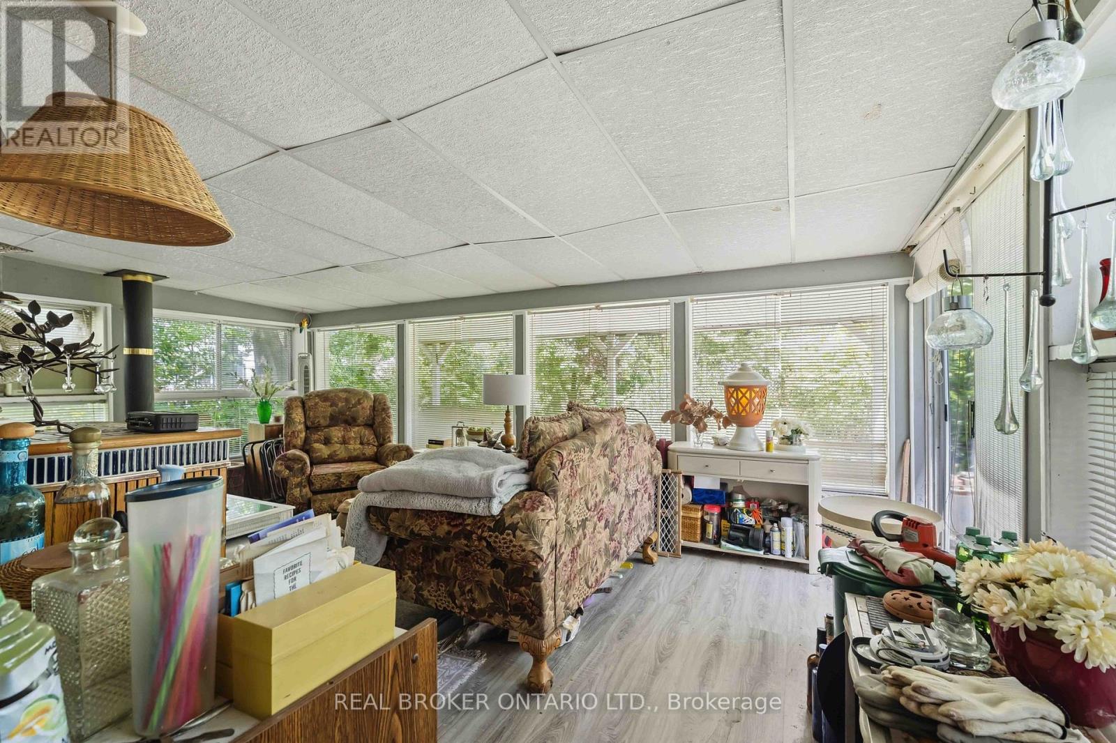 42 PRICE AVENUE - 17