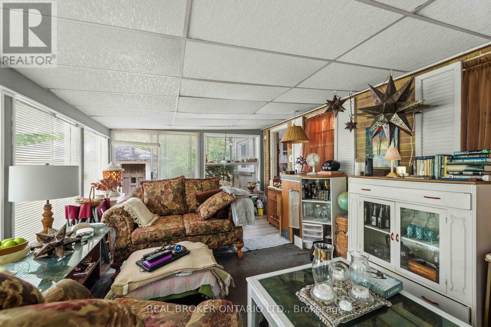 42 PRICE AVENUE - 20