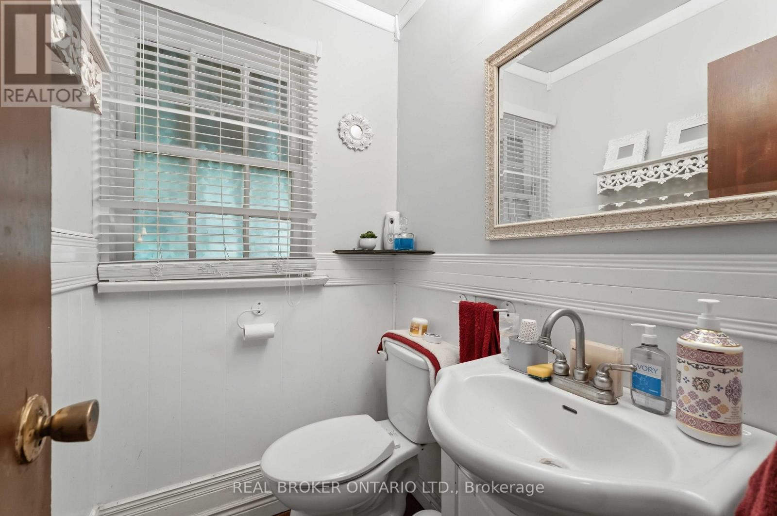 42 PRICE AVENUE - 21