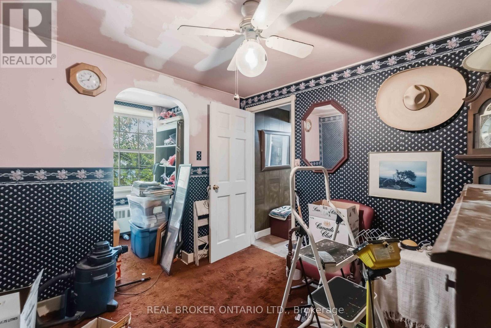 42 PRICE AVENUE - 30