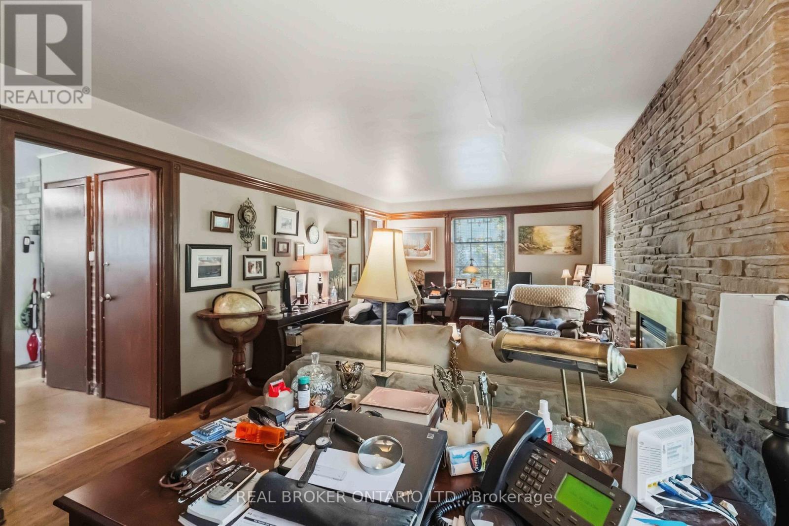 42 PRICE AVENUE - 7