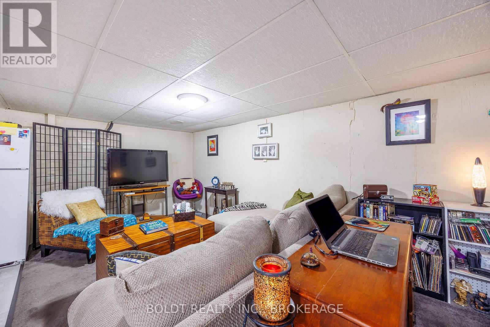 48 NELLO STREET - 18