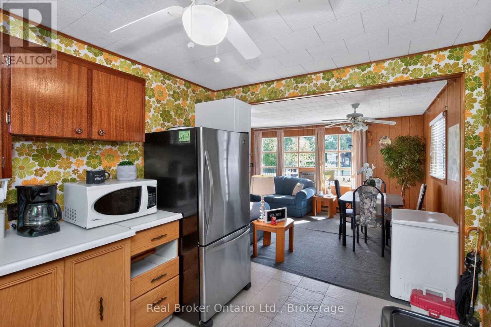 24 POPLAR DRIVE - 12
