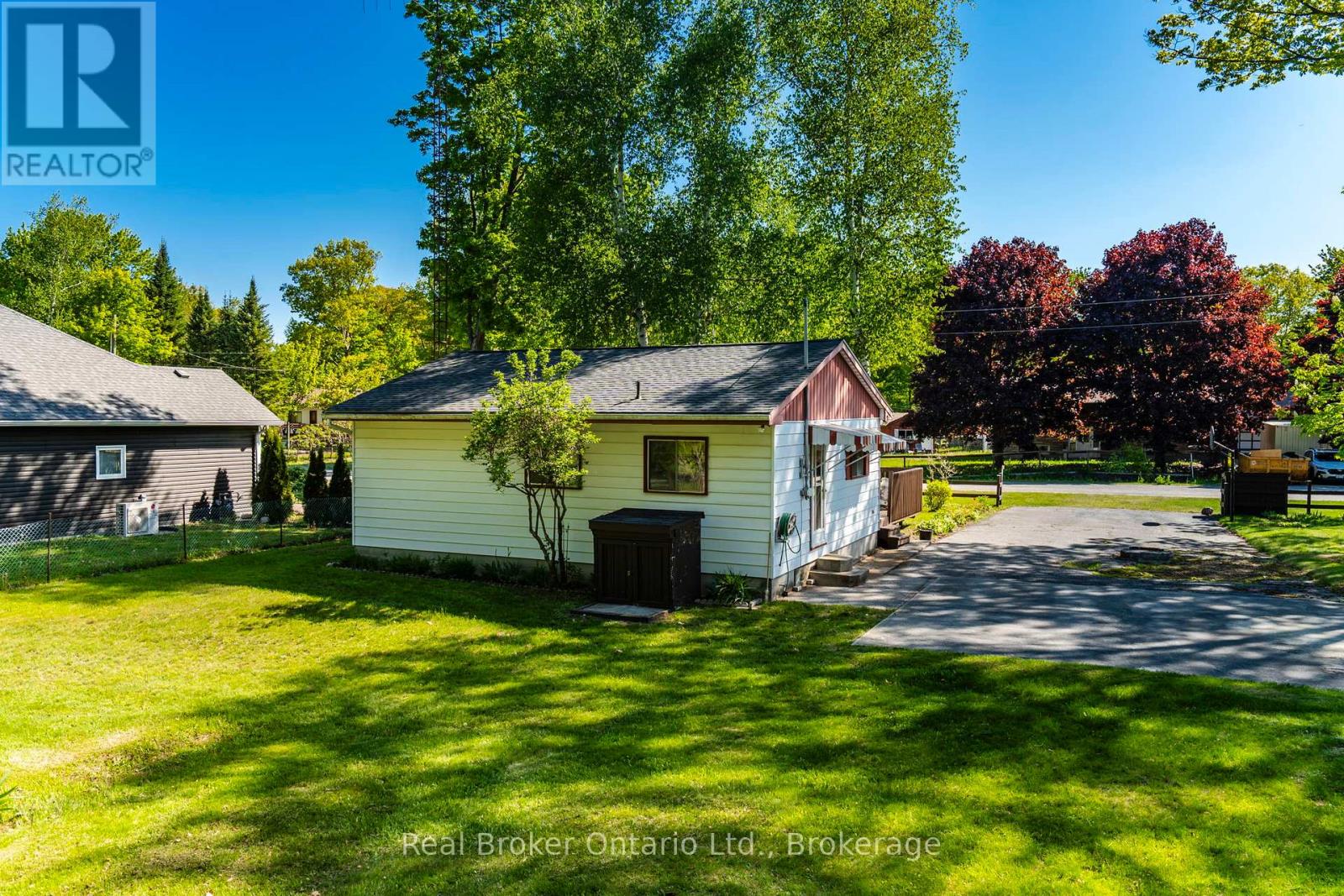 24 POPLAR DRIVE - 19