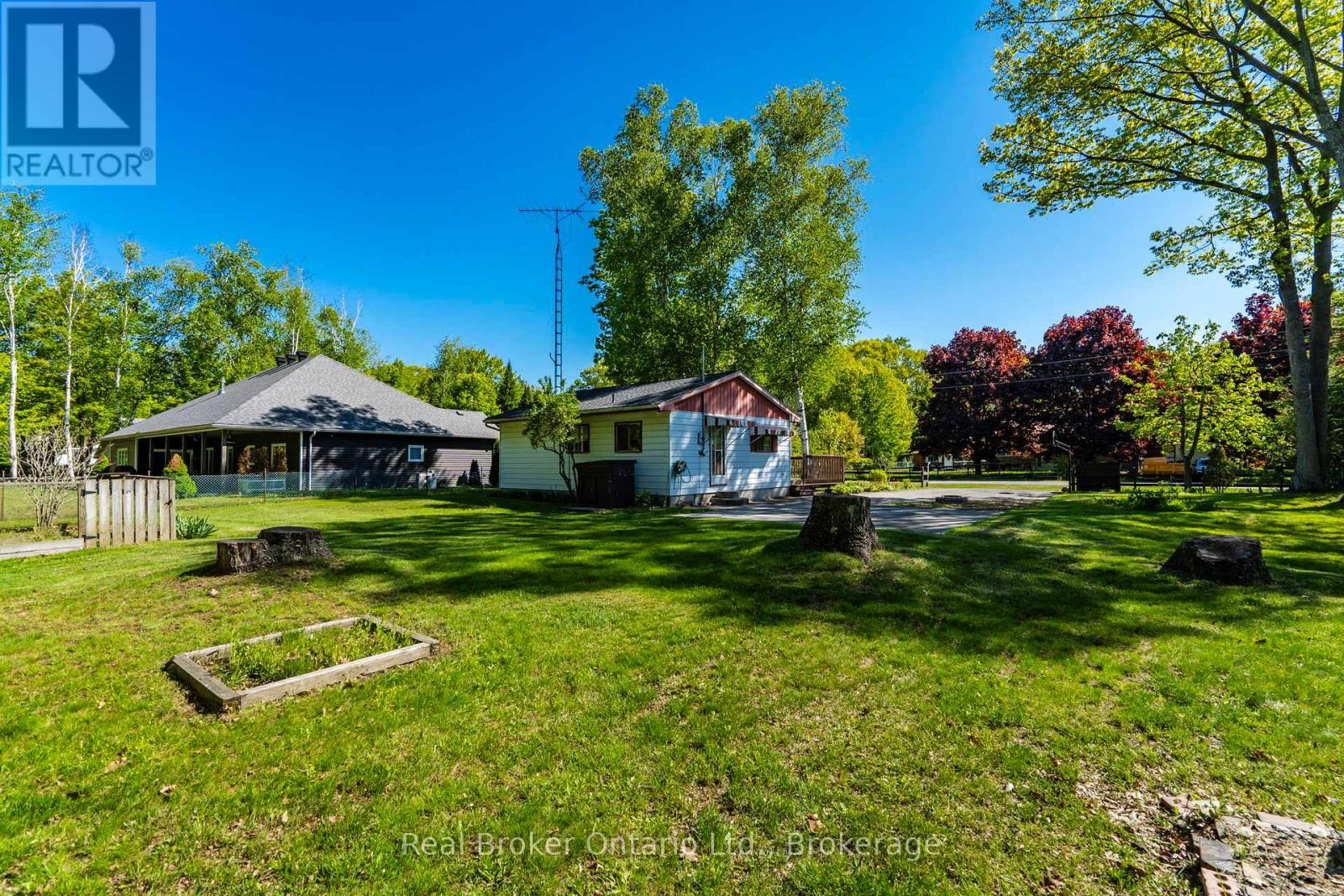 24 POPLAR DRIVE - 20