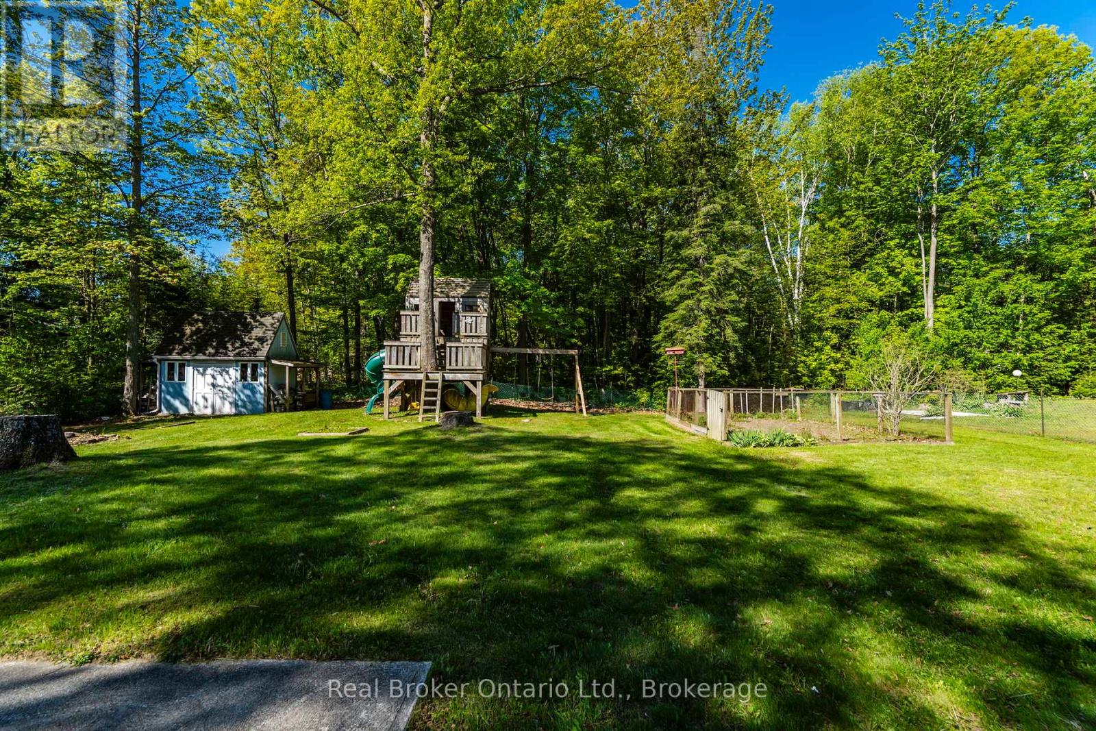 24 POPLAR DRIVE - 21
