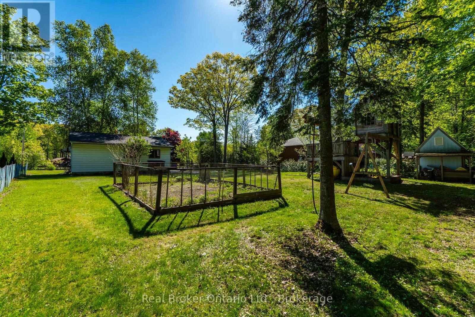 24 POPLAR DRIVE - 25