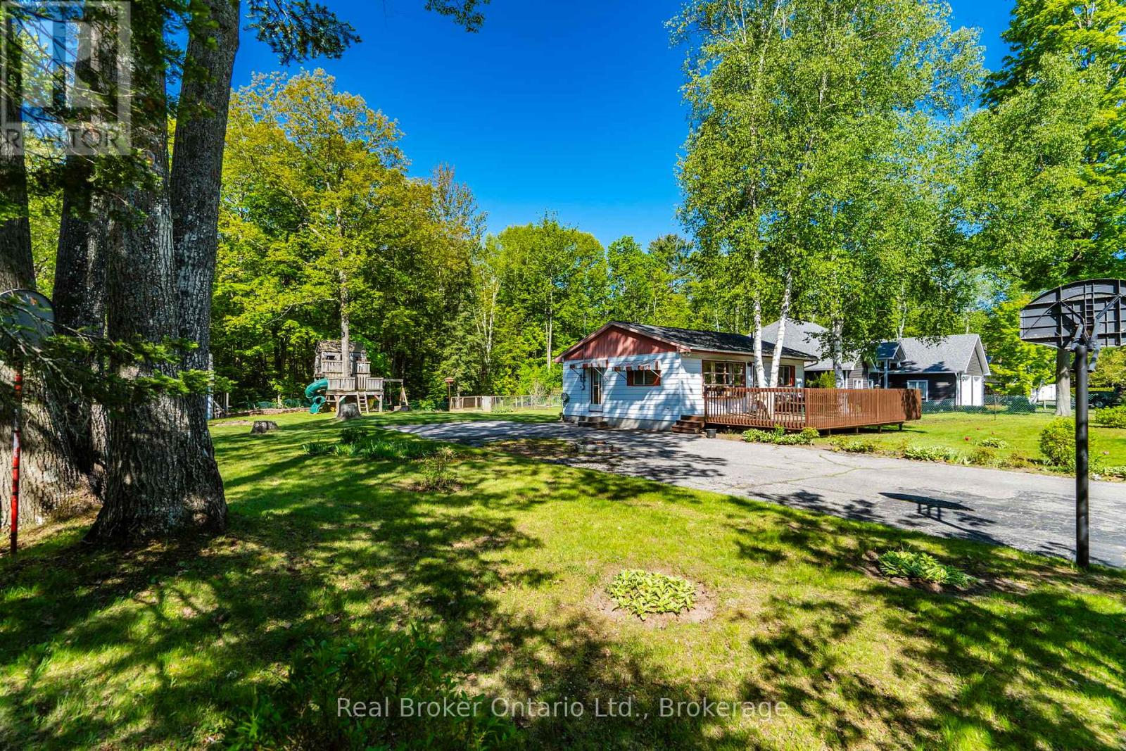 24 POPLAR DRIVE - 4