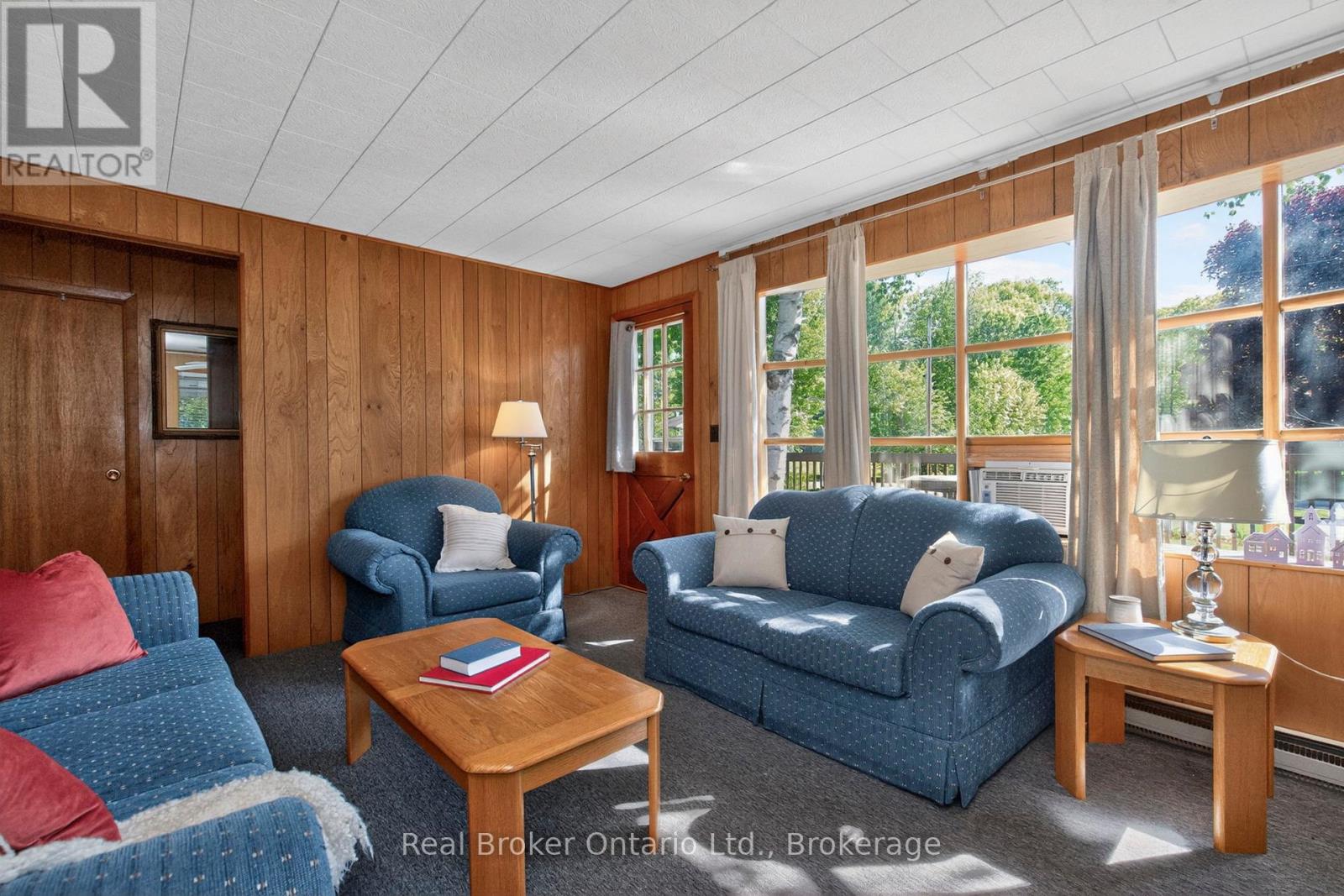 24 POPLAR DRIVE - 8