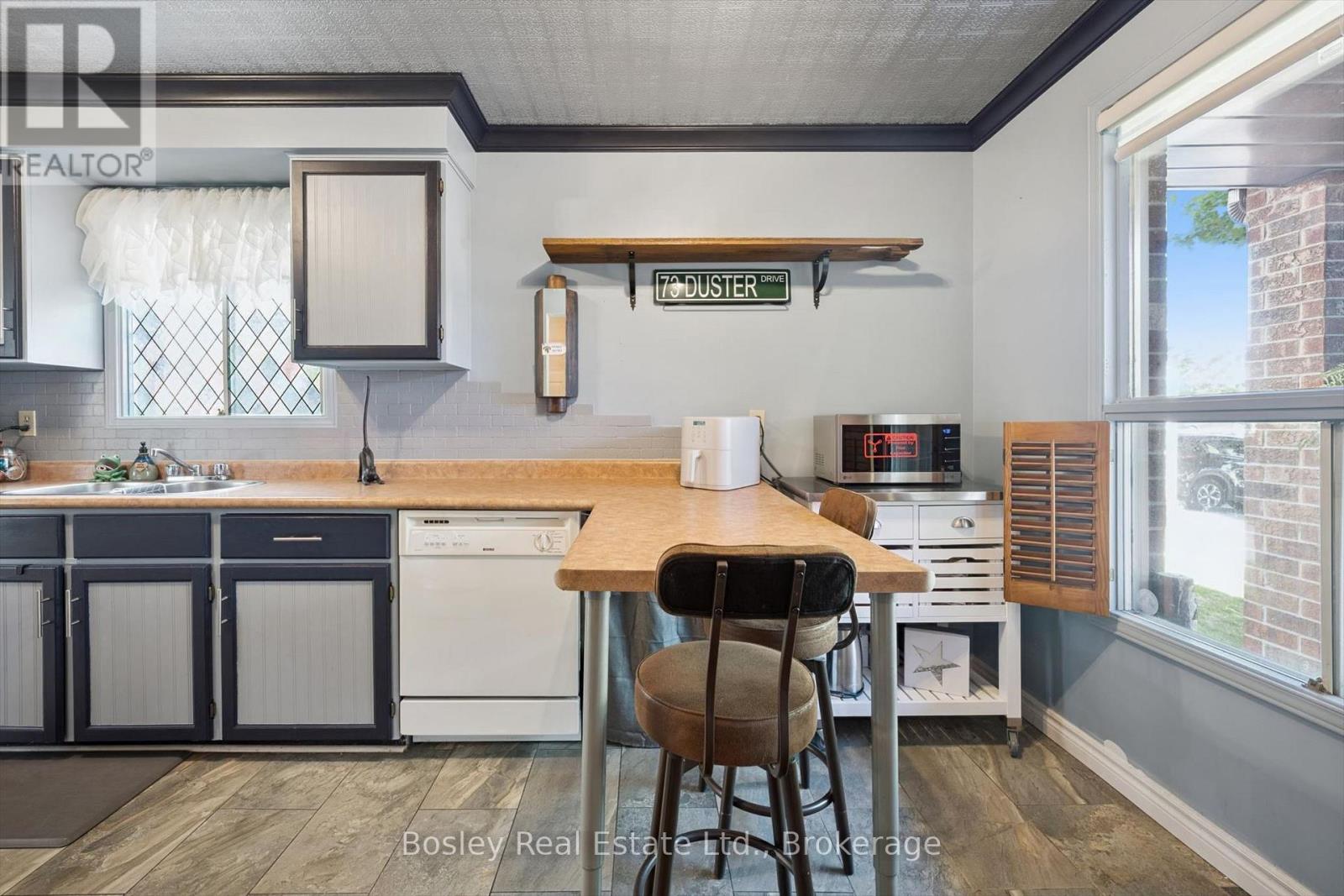 84 CASSANDER CRESCENT - 15