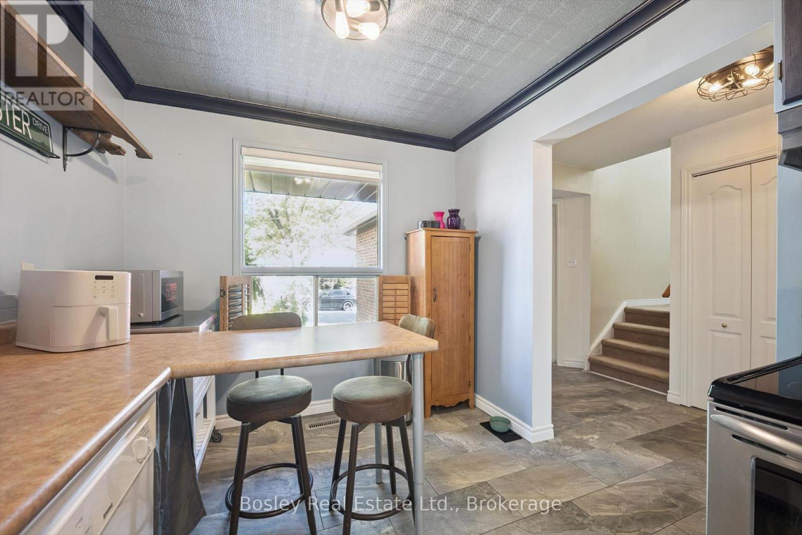 84 CASSANDER CRESCENT - 19