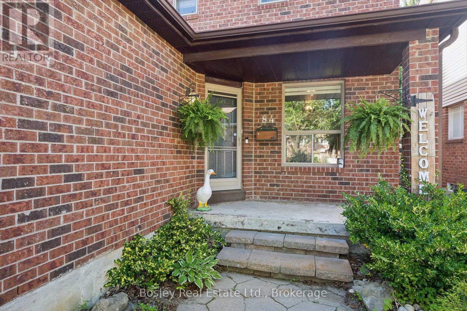 84 CASSANDER CRESCENT - 4