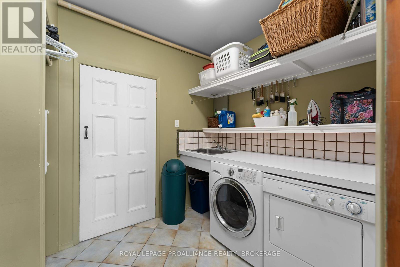 1863 SYDENHAM ROAD - 21