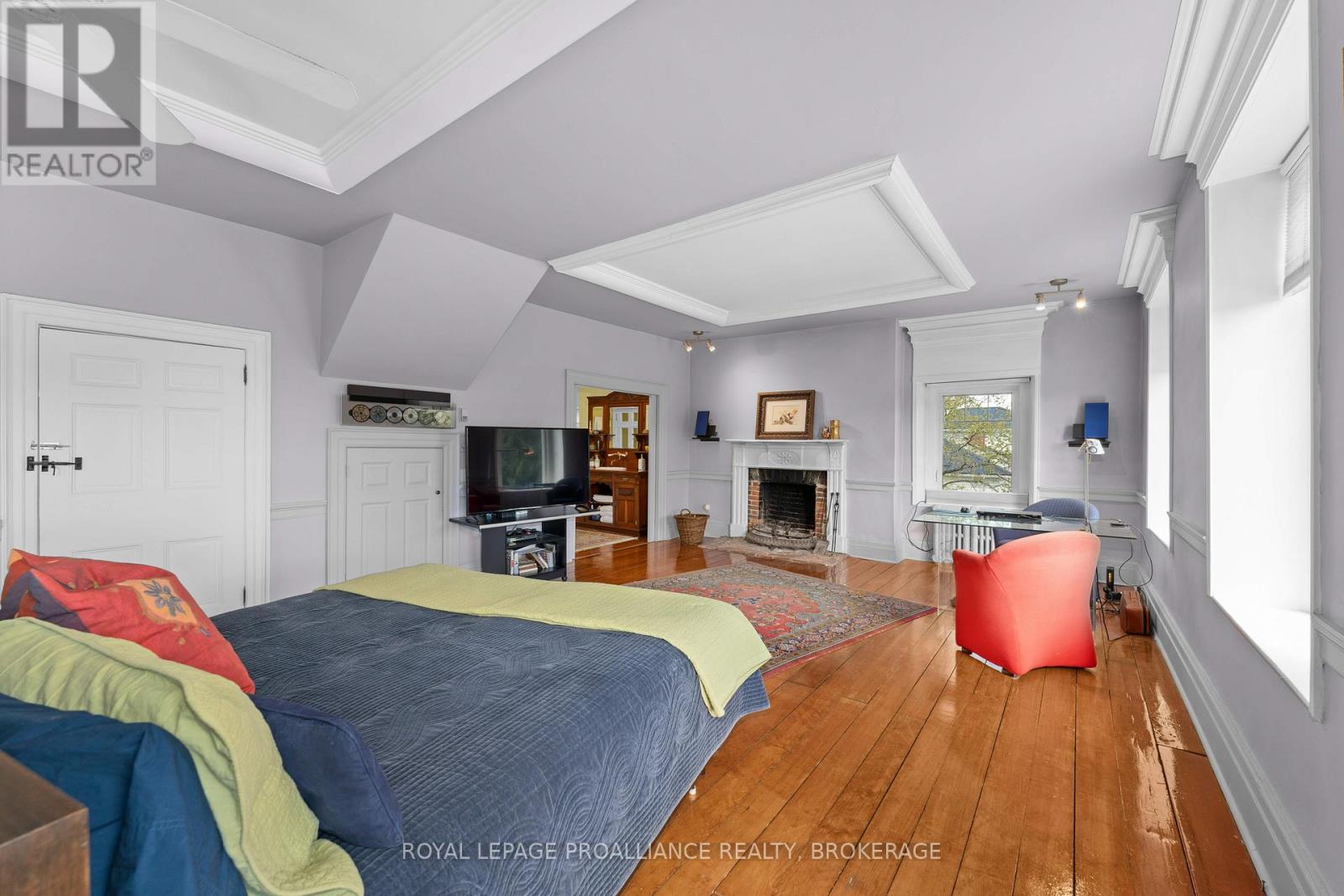 1863 SYDENHAM ROAD - 24