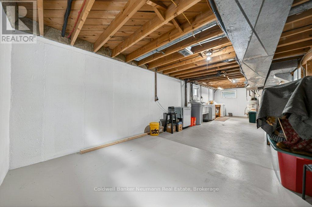 29 DELMAR BOULEVARD - 28