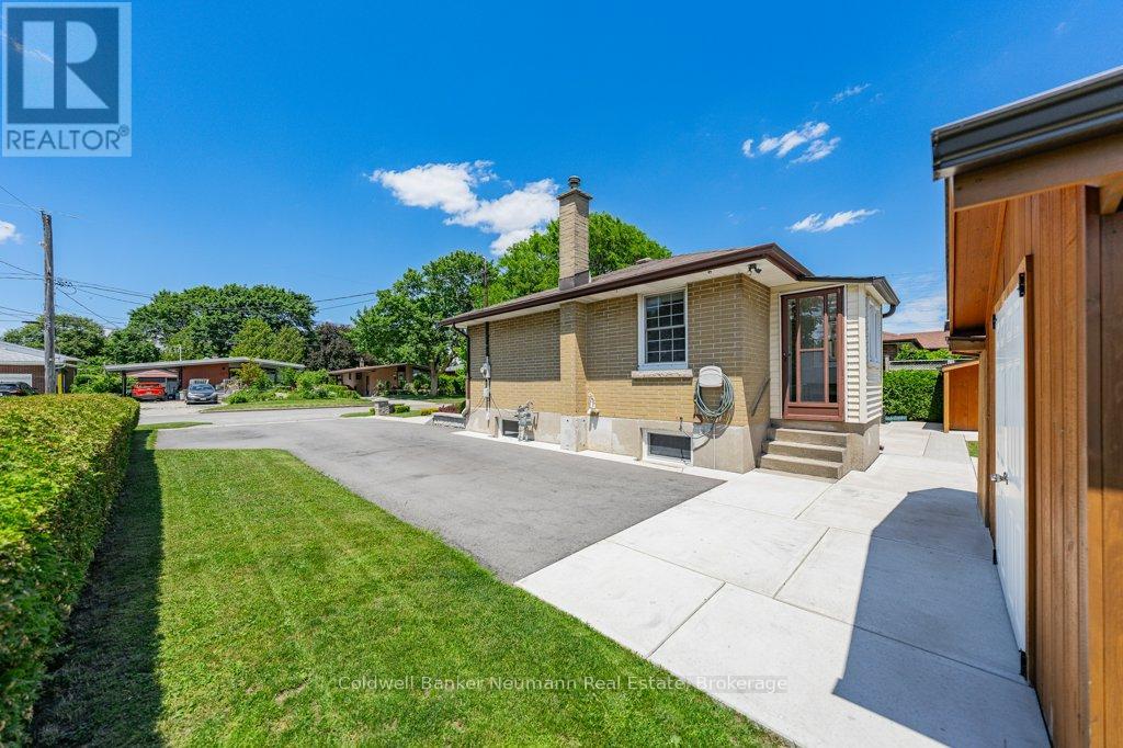 29 DELMAR BOULEVARD - 34