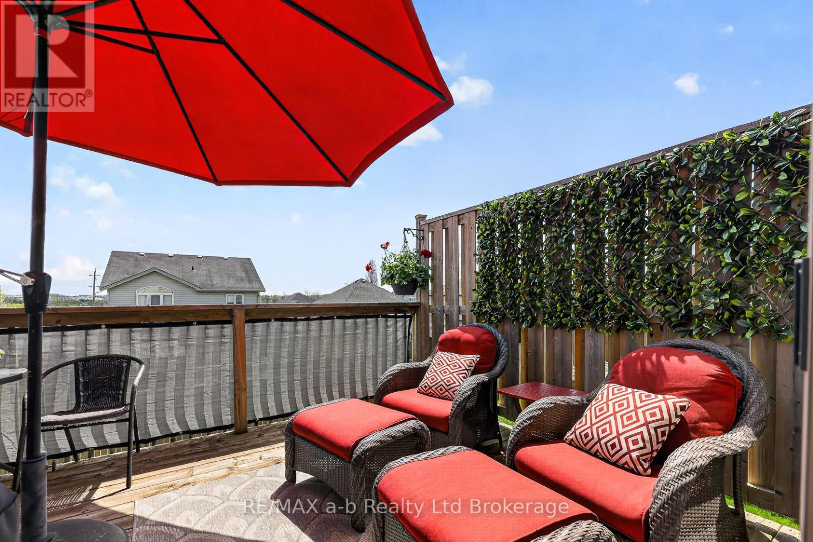#28 175 INGERSOLL STREET N - 8