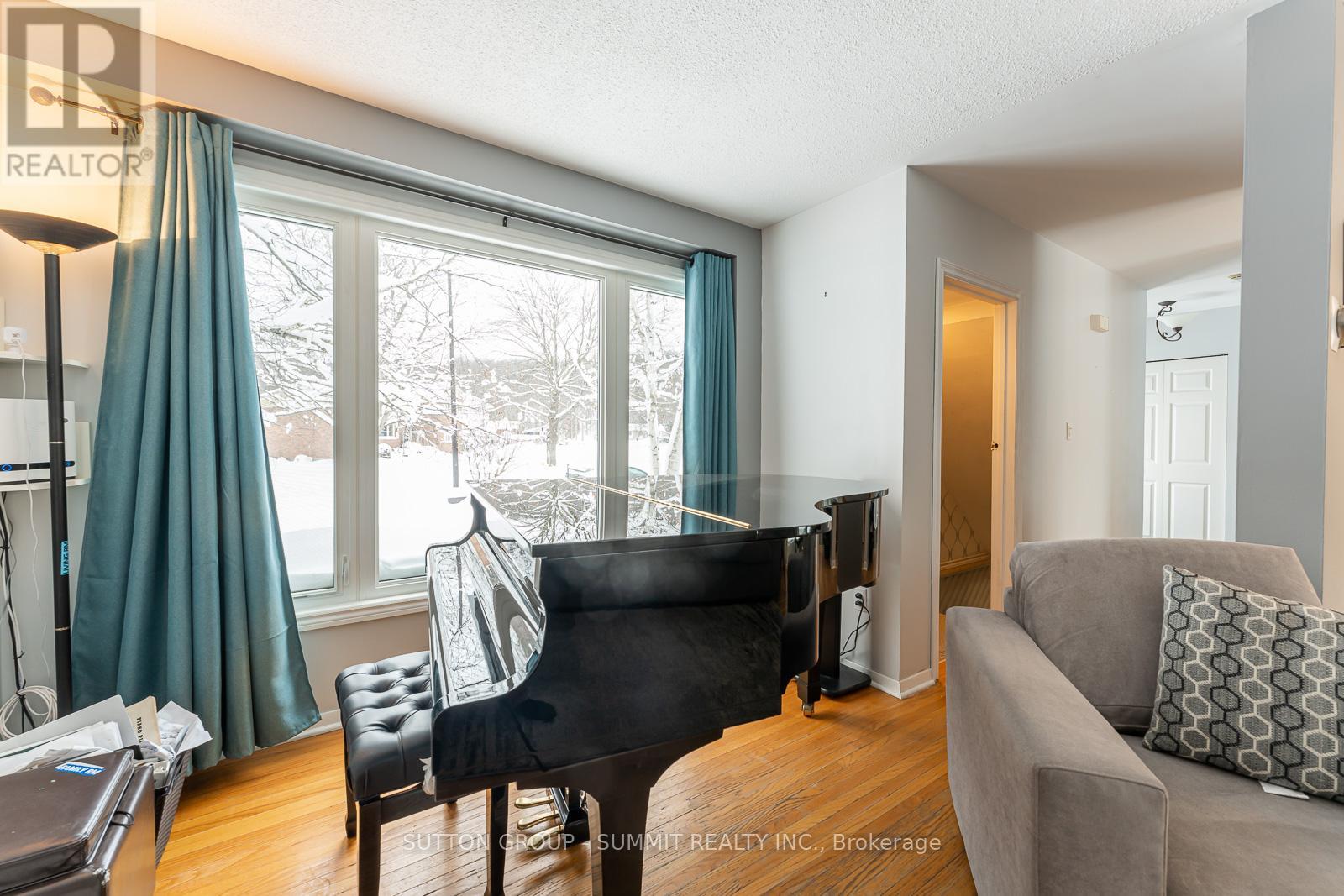 206 6TH AVENUE E - 15