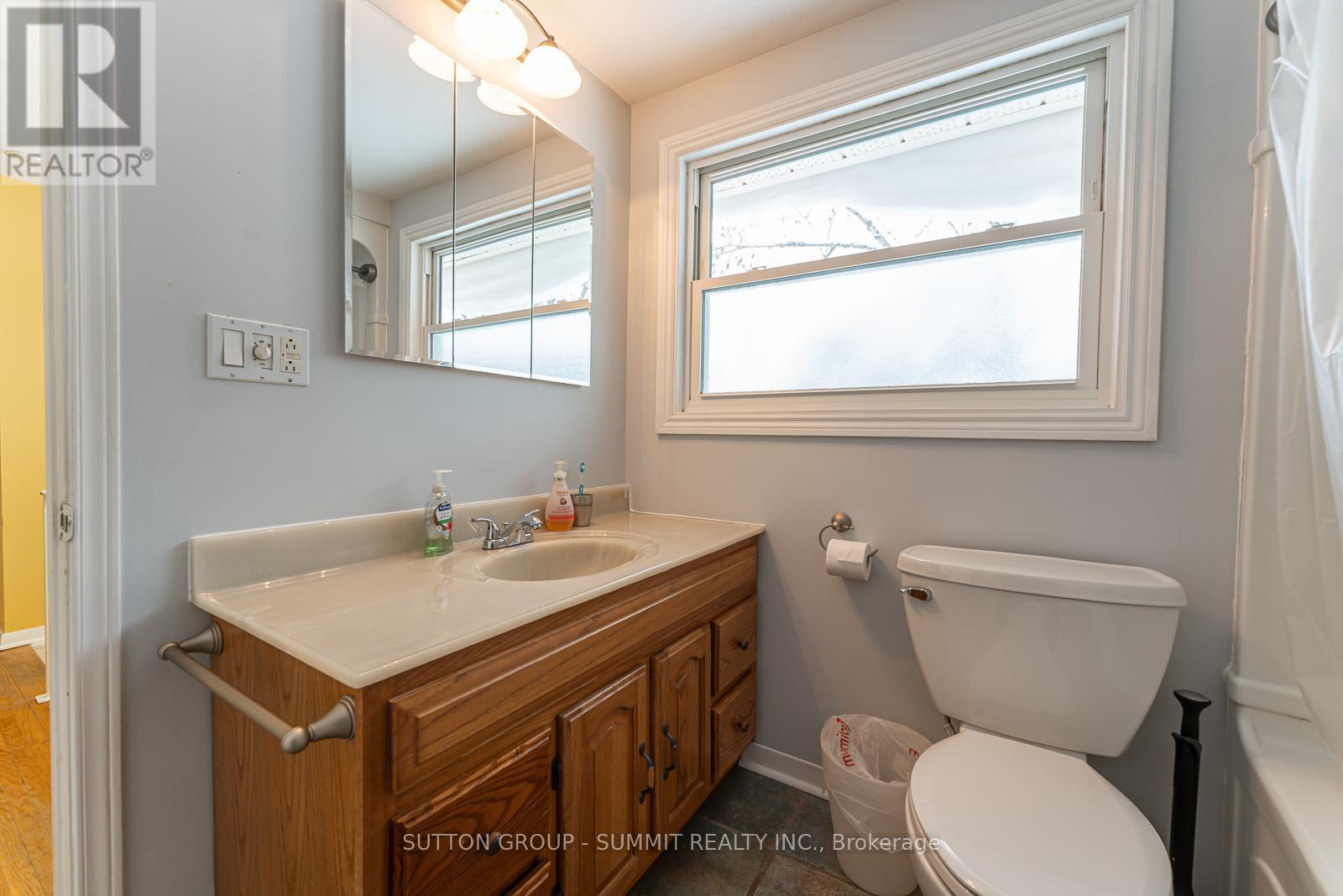 206 6TH AVENUE E - 23