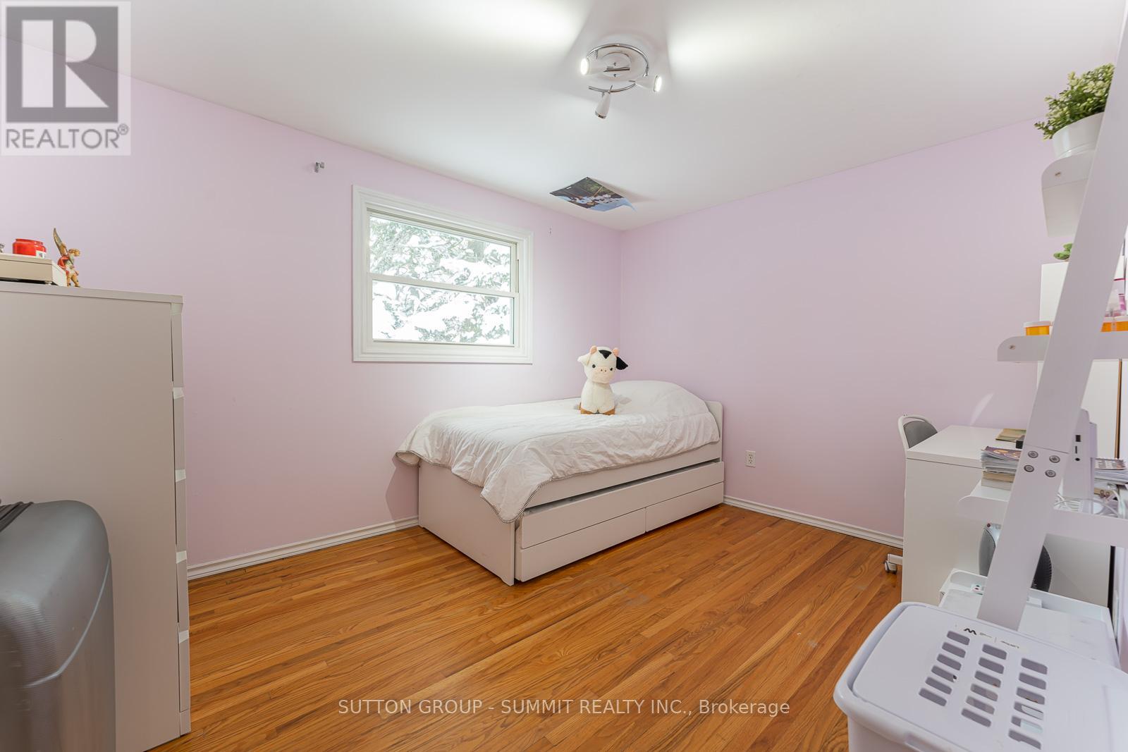 206 6TH AVENUE E - 19