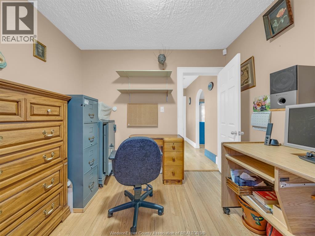 1488 PIERRE AVENUE - 16
