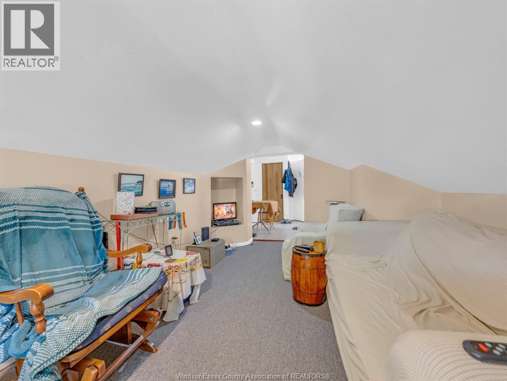 1488 PIERRE AVENUE - 25