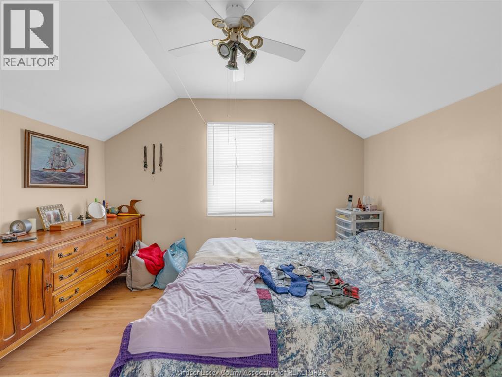 1488 PIERRE AVENUE - 29