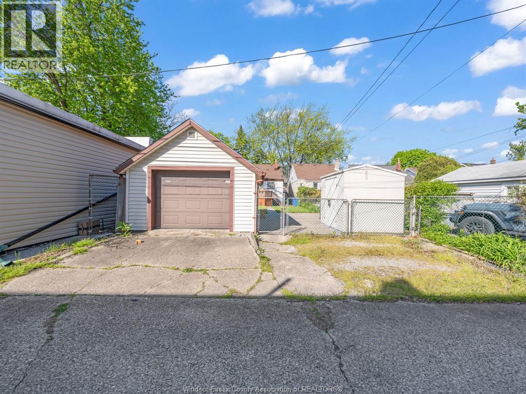 1488 PIERRE AVENUE - 35