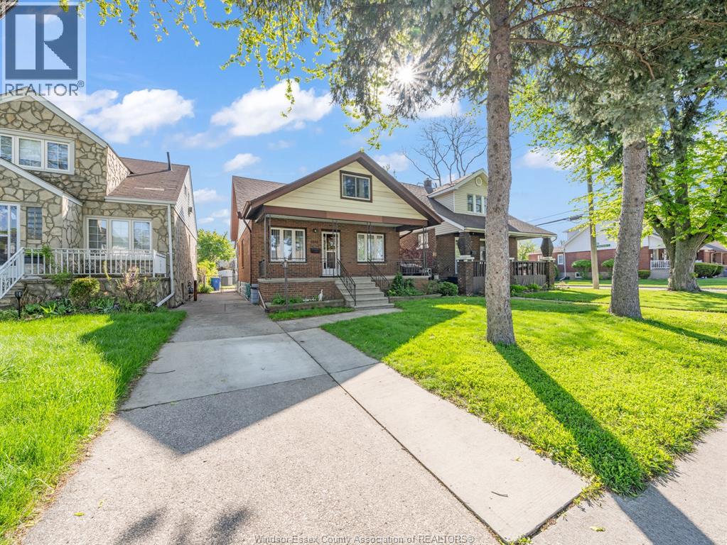 1488 PIERRE AVENUE - 40