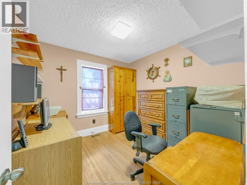 1488 PIERRE AVENUE - 15