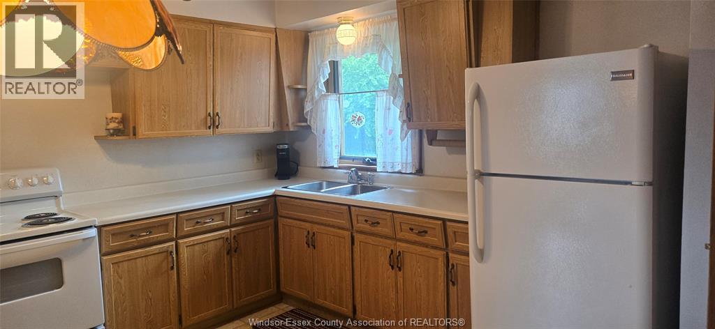 960 SCOFIELD AVENUE - 9
