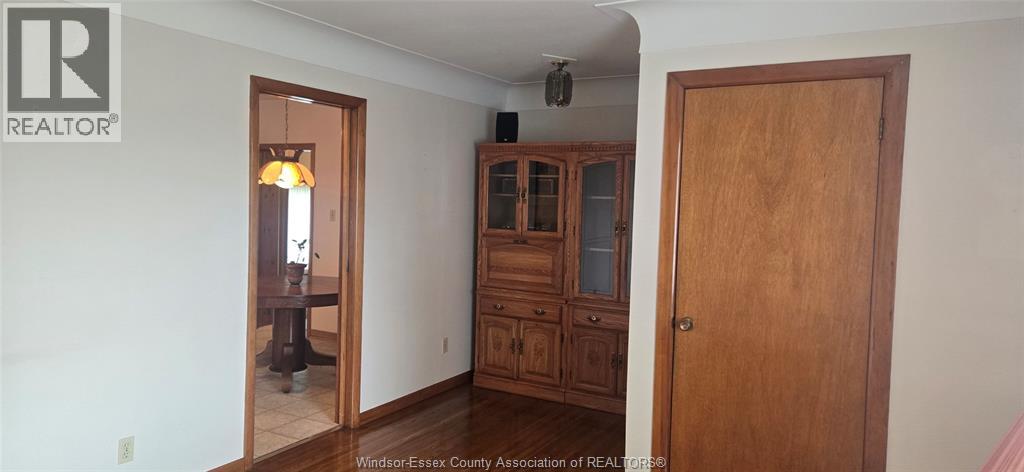 960 SCOFIELD AVENUE - 18