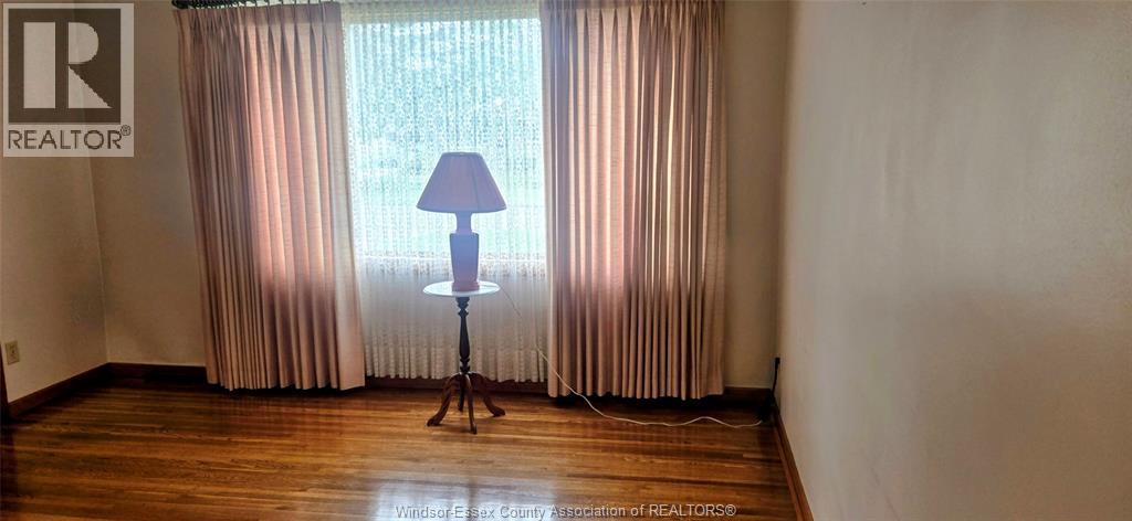 960 SCOFIELD AVENUE - 12